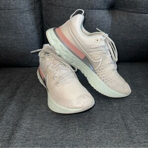 Nike React Infinity Run Flyknit 3 Women’s Pale Pink and Mint Running Sneakers